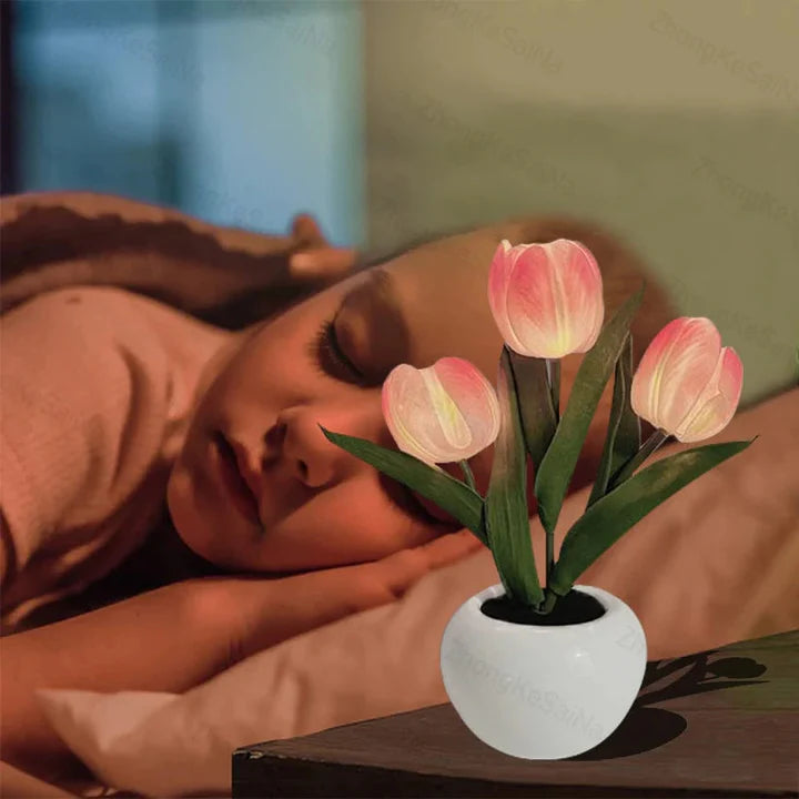 Tulip LED Desk Lamp in Ceramic Vase – Warm Ambient Light